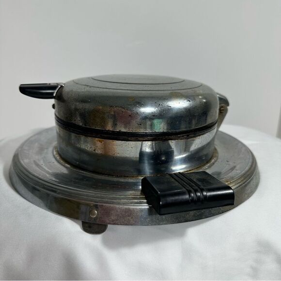 Vintage GENERAL ELECTRIC Waffle Maker 119YI97 Art Deco Made In USA Tested - Picture 5 of 15